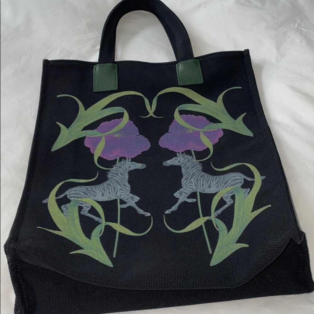 Cynthia Rowley tote. In new condition. - Picture 2 of 3